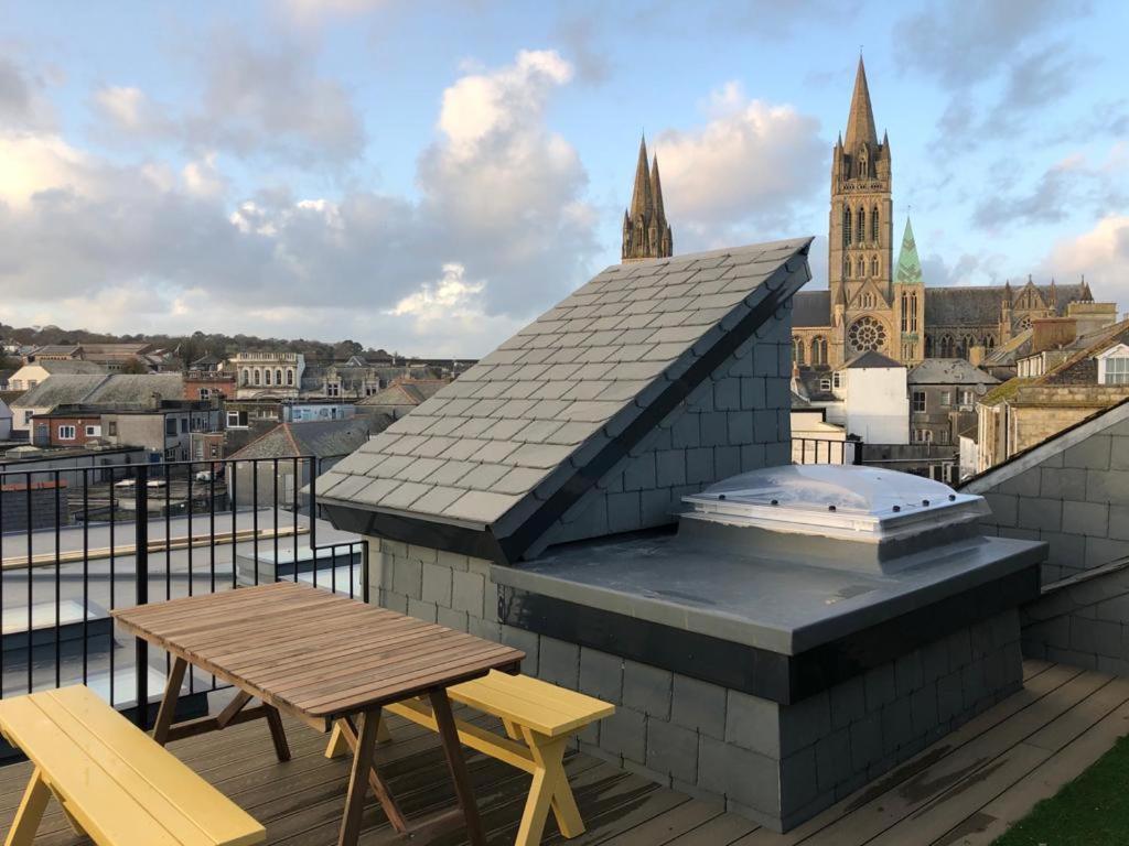 The Taylor Suite - Stunning 2-Ensuite Beds, Cathedral View Roof Garden Truro Eksteriør bilde