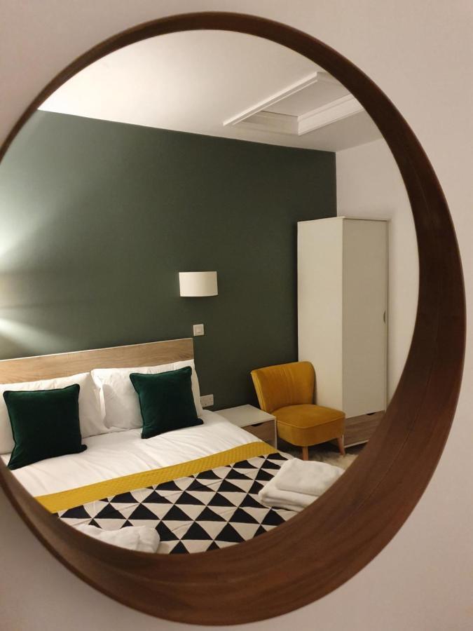 The Taylor Suite - Stunning 2-Ensuite Beds, Cathedral View Roof Garden Truro Eksteriør bilde